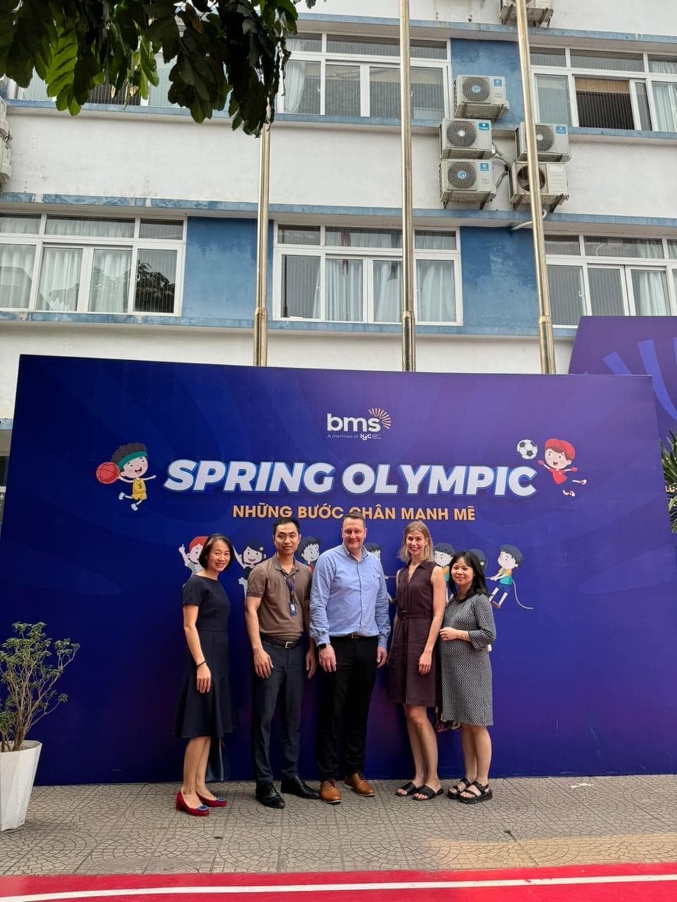 Business Meeting for Arctic Education Team with Ban Mai School